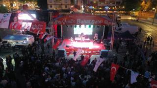 Gençler İzmit Belediyesinin bahar konserinde coştu!