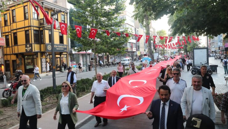 İzmit’te Kurtuluş Korteji coşkusu!