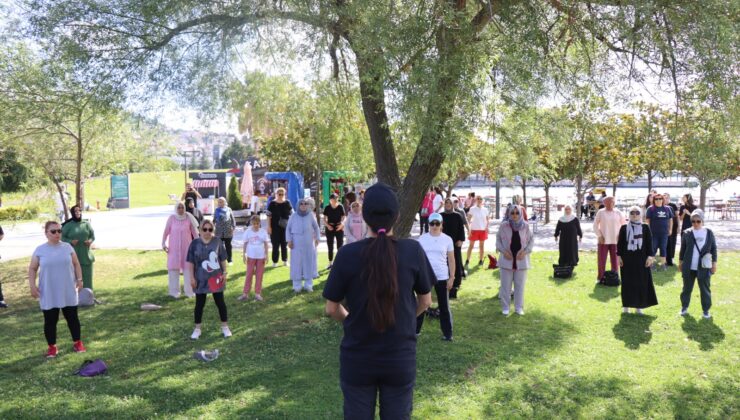 İzmit Belediyesinin Sağlıklı Yaşam Yürüyüşlerine kadınlardan yoğun ilgi