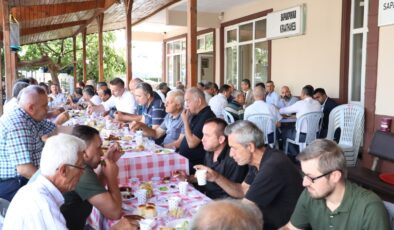 İzmit Belediyesi kırsal mahallelerin muhtarlarıyla buluşmaya devam ediyor