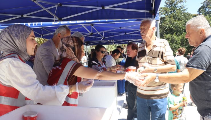 İzmit Belediyesi 17 Ağustos Depreminde  Hayatını Kaybeden Vatandaşları Unutmadı