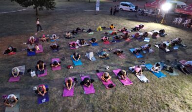 İzmit bu etkinliğini sevdi: ‘Nefes Al İzmit’ Yoga etkinliğine büyük ilgi