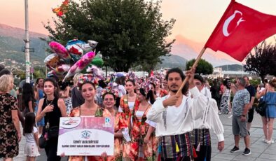 Sahne İzmit Topluluğu, Balkan Festivali’nde şehrimizi gururlandırdı