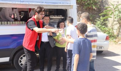 İzmit Belediyesi Topçular Yolu Camii cemaati ile buluştu