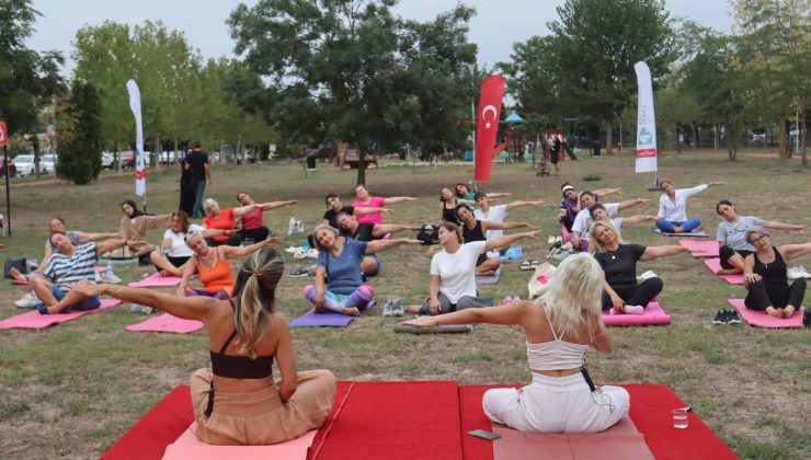 İzmitliler ‘Nefes Al İzmit’ etkinliği ile yogada buluştu