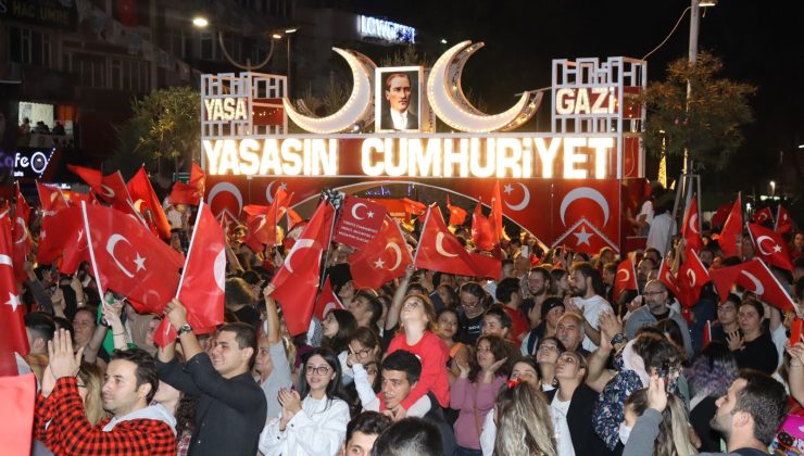 İzmit Belediyesi Cumhuriyet Bayramı’nı 101’inci yıla yakışır kutlayacak