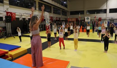 Nefes Al İzmit Çocuk Yogası etkinliğinde miniklerin özgüven gelişimi desteklendi