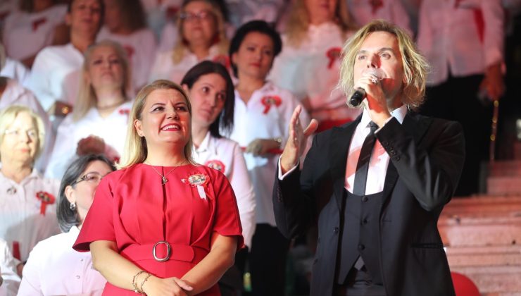 Soner Arıca ve 1923 Kadın Korosundan Cumhuriyetin 101’nci yılı anısına muhteşem konser