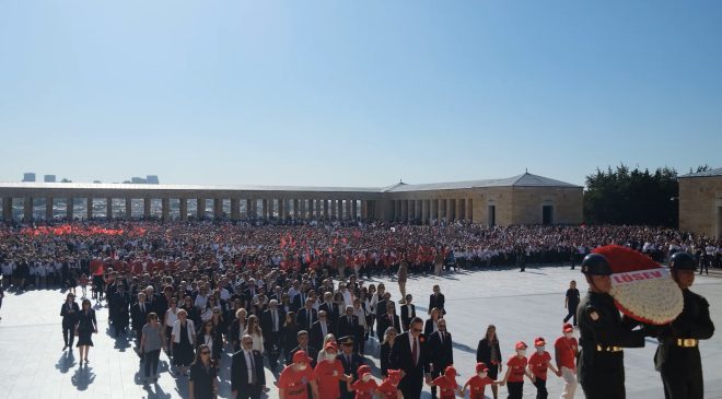 LÖSEV’DEN BÜYÜK ANITKABİR BULUŞMASI TÜRKİYE’NİN DÖRT BİR YANINDAN 40 BİN KİŞİ ATA’SININ HUZURUNDA