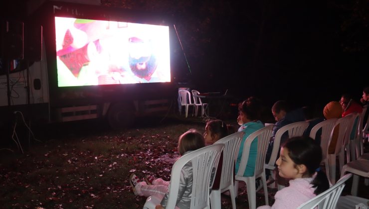 Süverlerli minikler ‘Renkli Perde Çocuk Sinema Geceleri’ etkinliğinde doyasıya eğlendi