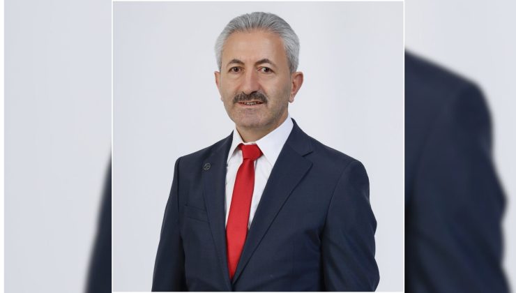 Celal Hülür; “Nurettin Arıcan’ın bu çığırtkanlığının sebebi kardeşinin, Büyükşehir ve AKP’li belediyelerden milyonlarca liralık ihale alması!”