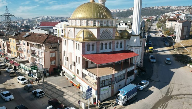 İzmit Belediyesinden Kemer Camii’ne sundurma