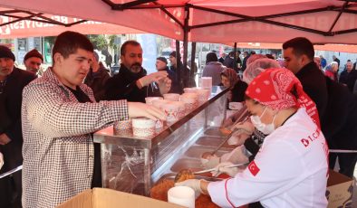 İzmit Belediyesi Darıca’da dayanışmayı sürdürüyor