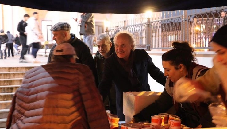 İzmit Belediyesinden Miraç Kandili’nde helva ikramı