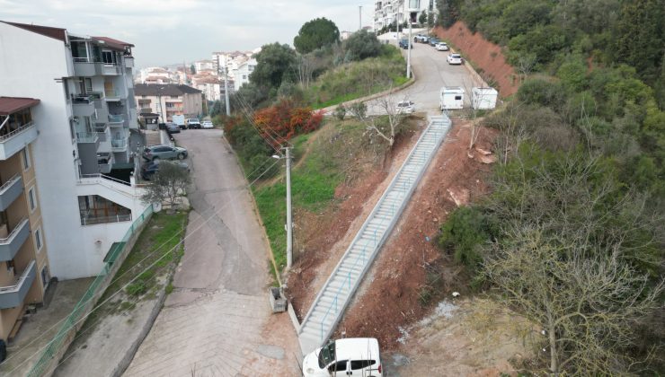 İzmit Belediyesinden Serdar Mahallesi’ne yeni merdiven