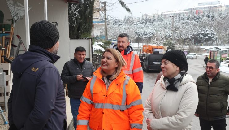 İzmit Belediyesi karla mücadelede esnaftan tam not aldı